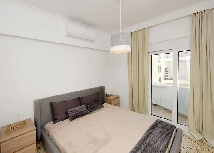 アパート Naya Rhodes